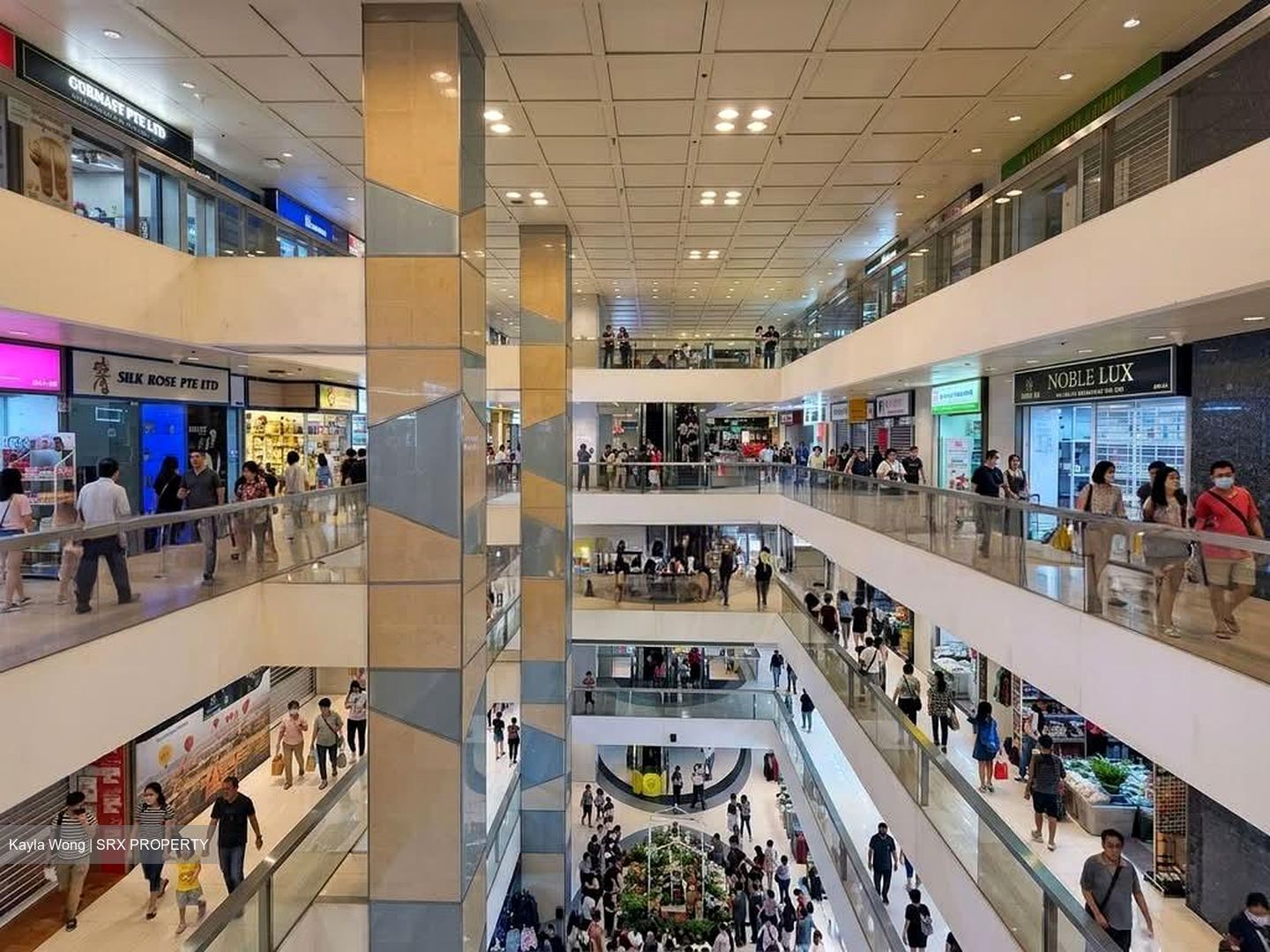 Peninsula Plaza (D6), Retail #538391561